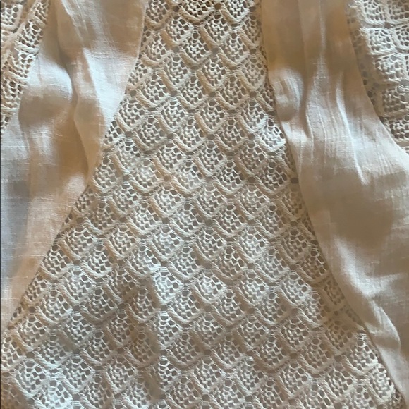 White top - Picture 2 of 2